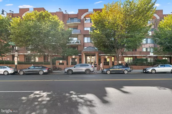 2320 WISCONSIN AVE NW #208, Washington, DC 20007