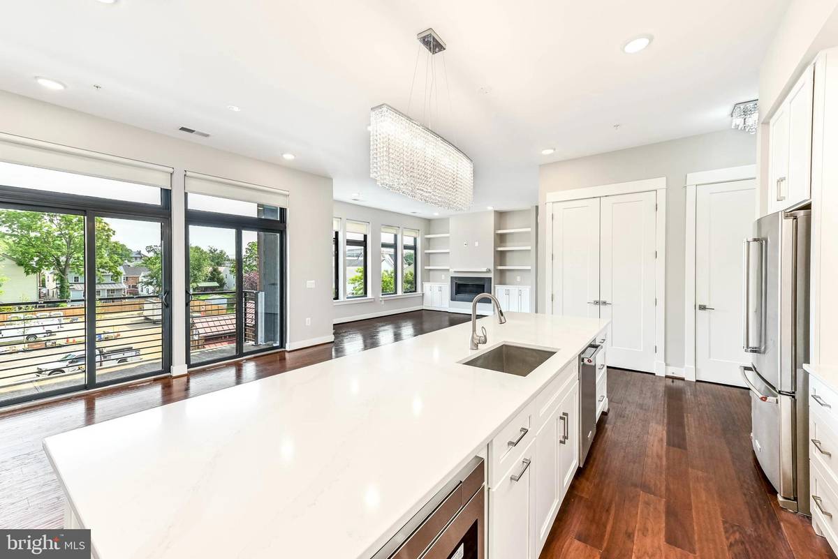Leesburg, VA 20175,2 STATIONMASTER ST SE #302