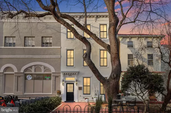 404 EAST CAPITOL NE, Washington, DC 20003