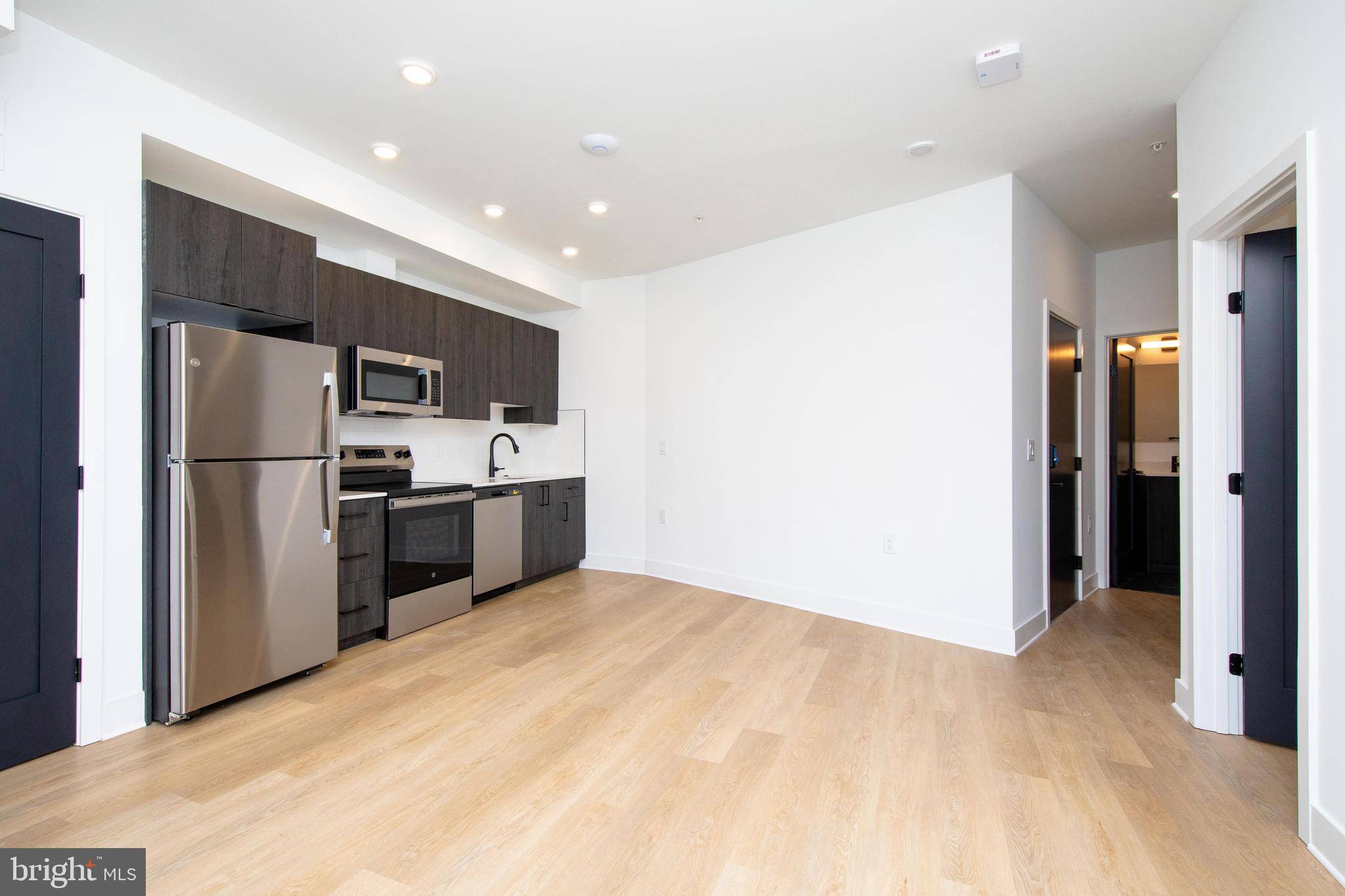 Philadelphia, PA 19123,633-35 N 5TH ST #101