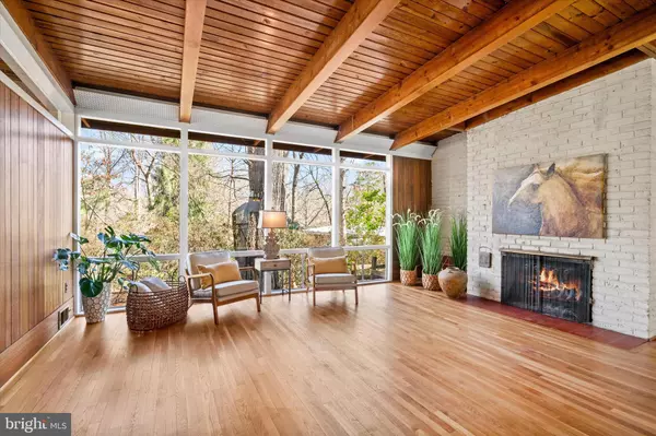 Falls Church, VA 22042,7604 WESTMINSTER CT