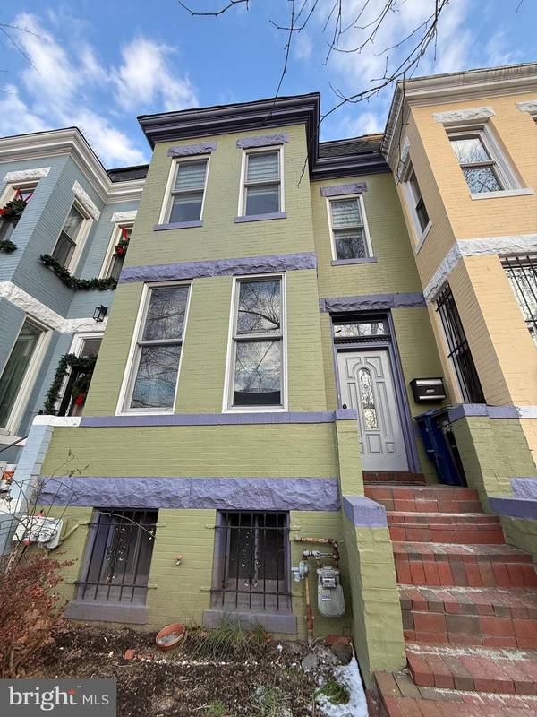 3405 HOLMEAD PL NW, Washington, DC 20010