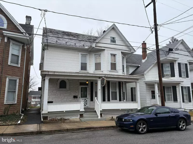 120 W W SECOND STREET, Waynesboro, PA 17268