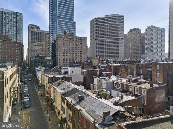 Philadelphia, PA 19103,2048 SANSOM ST