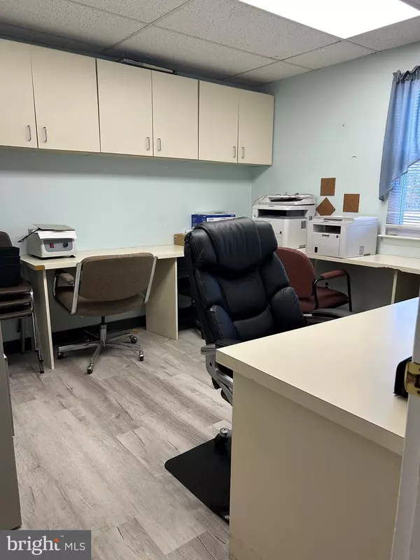 Delran, NJ 08075,3001 BRIDGEBORO