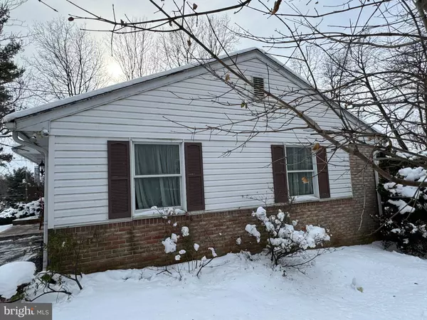 Chambersburg, PA 17202,445 HICKORY LANE