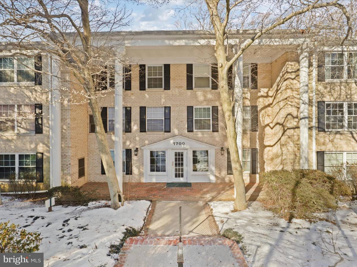 Mclean, VA 22102,7700 TREMAYNE PL #207