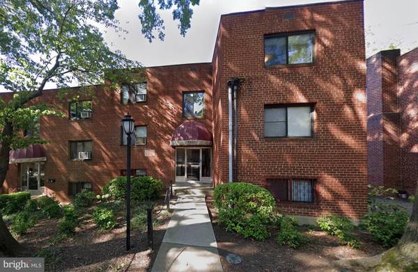 1581 N COLONIAL TER #201-X, Arlington, VA 22209