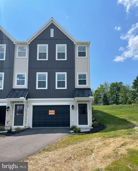 16 MORGAN CIR #007-02, Carlisle, PA 17013