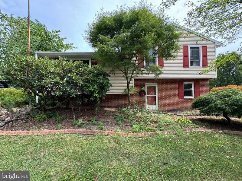 1941 CEDAR DR, Spring Grove, PA 17362