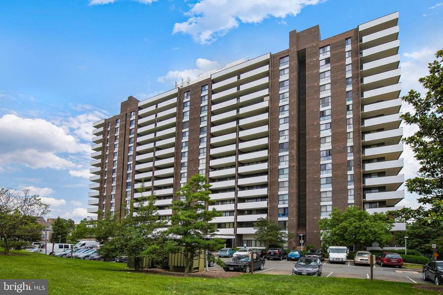 250 S REYNOLDS ST #1504, Alexandria, VA 22304