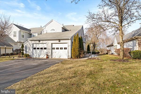 9 ABRAHAM LINCOLN CT #C, Monroe Township, NJ 08831