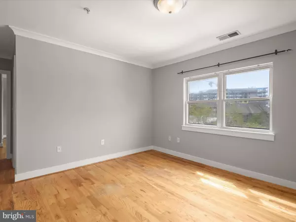 Washington, DC 20002,2615 4TH ST NE #303