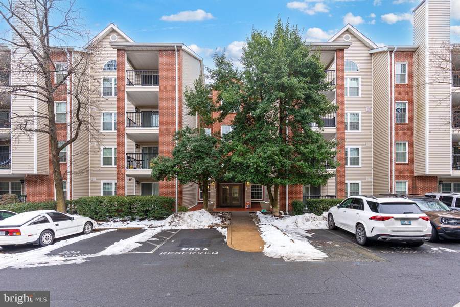 3311 WYNDHAM CIR #1199, Alexandria, VA 22302