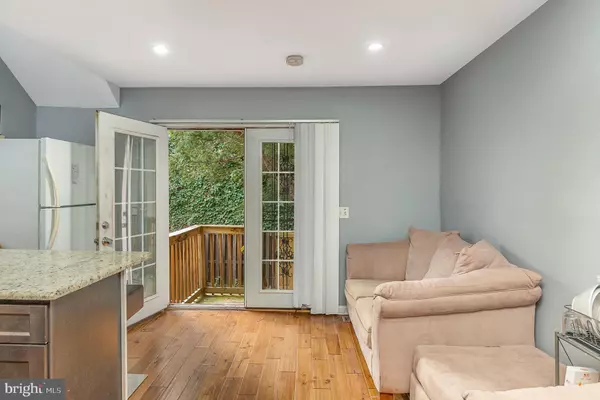 Baltimore, MD 21201,831 W LOMBARD ST W