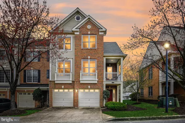 5411 BANDOLERES CHOICE DR #4, Bowie, MD 20720