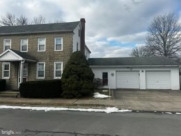 324 N 2ND ST, Bainbridge, PA 17502