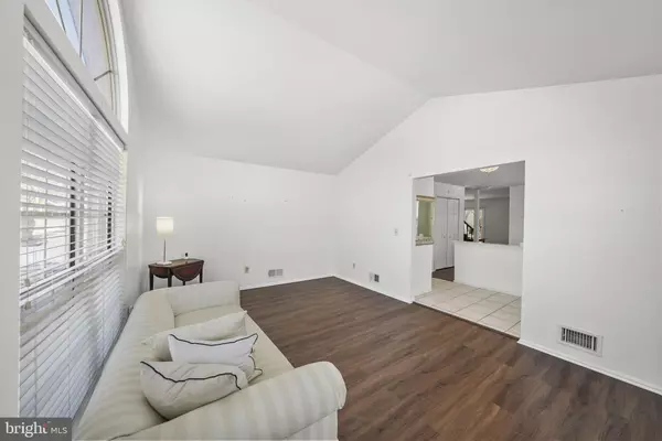 222 LEARNINGTON WAY Somerset, NJ 08873