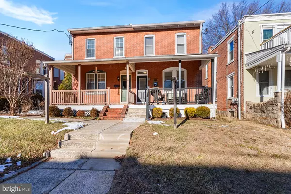 33 E FRONT ST, Media, PA 19063