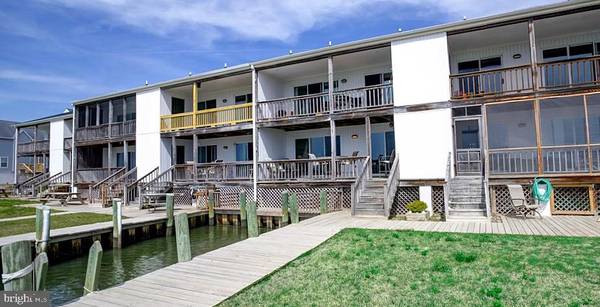 Chincoteague, VA 23336,7622 EAST SIDE RD #202