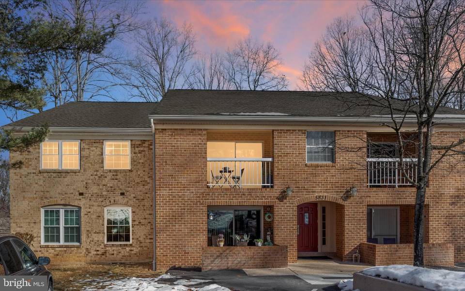 5831 COVE LANDING RD #301, Burke, VA 22015