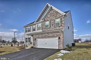 60 THOROUGHBRED DR, York Haven, PA 17370