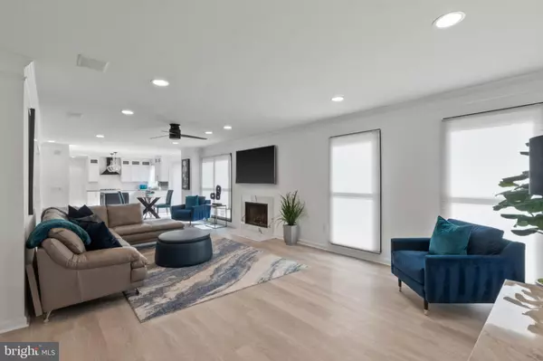 1 CORNFIELD CT Reisterstown, MD 21136