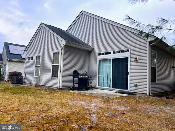 Lakewood, NJ 08701,2 APRIL SPRINGS CT