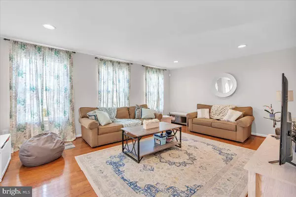 214 NATHAN Cinnaminson, NJ 08077