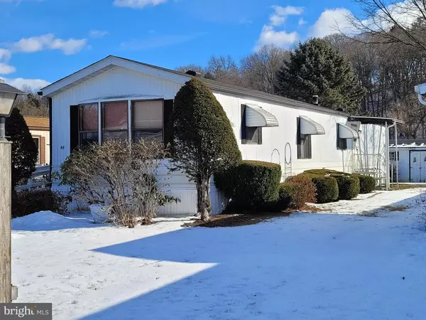 49 BLARNEY CIR, Mohrsville, PA 19541