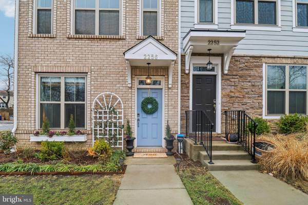 2256 S GLEBE RD, Arlington, VA 22206