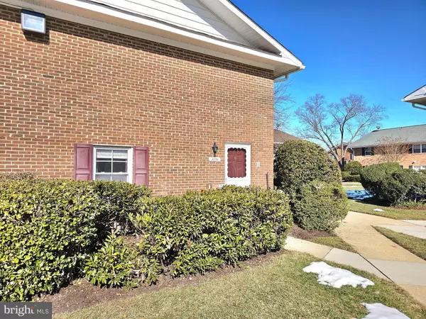 8734 WALUTES CIR #C, Alexandria, VA 22309