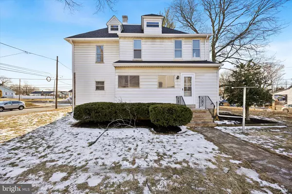 2415 ACADEMY AVE, Holmes, PA 19043
