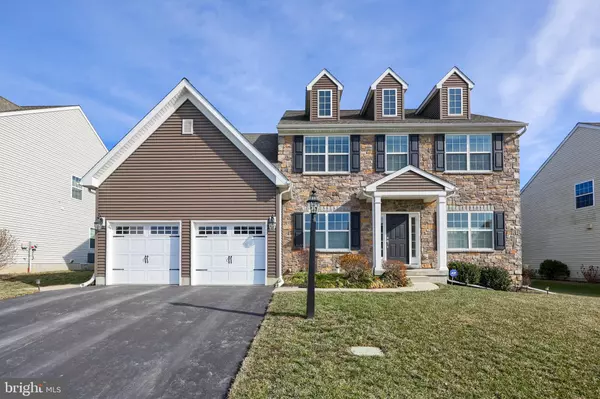 640 WARMINSTER LN, Lititz, PA 17543