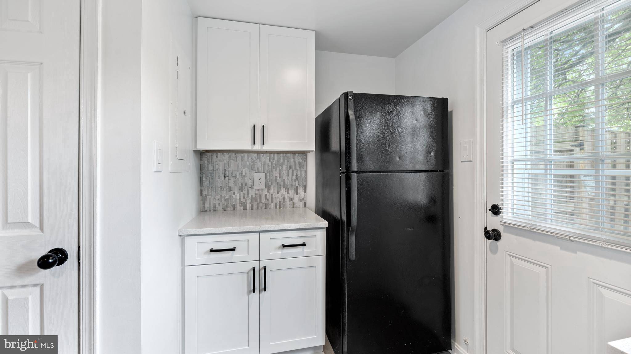 Alexandria, VA 22309,4389 PEMBROOK VILLAGE DR #83