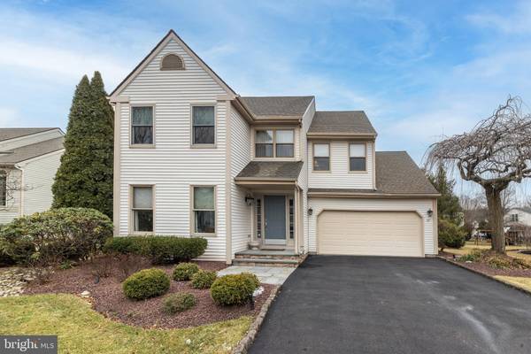 27 DIAMOND DR, Newtown, PA 18940