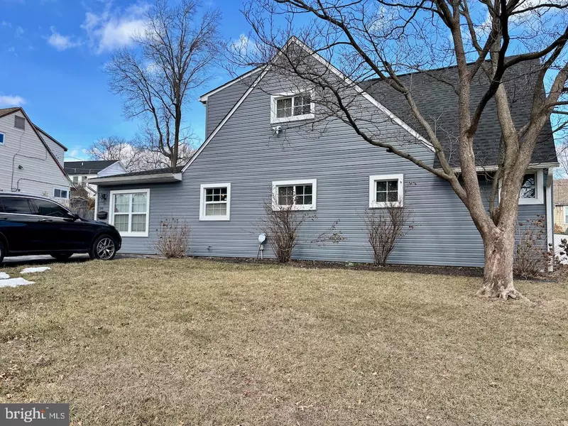 50 HAWTHORNE LN, Levittown, PA 19055