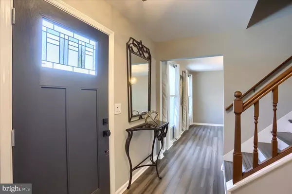 York, PA 17402,405 WHITE ROSE LN