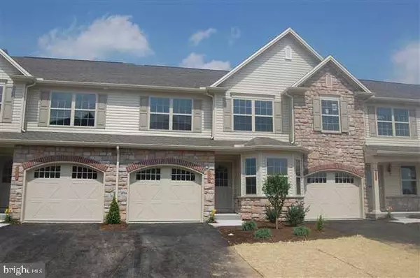 1833 VISTA DR, Mechanicsburg, PA 17055