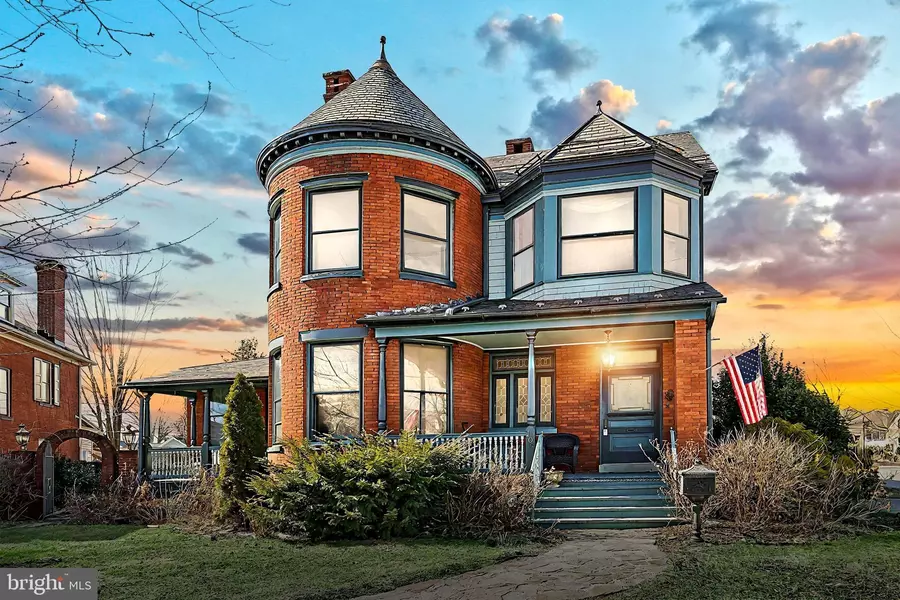 106 EICHELBERGER ST, Hanover, PA 17331