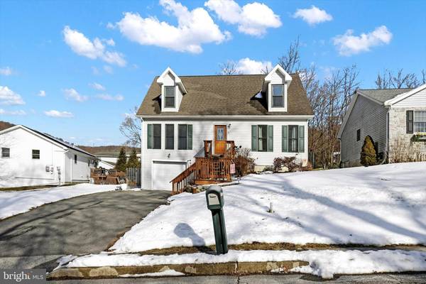 3 INDEPENDENCE DR, Mount Holly Springs, PA 17065