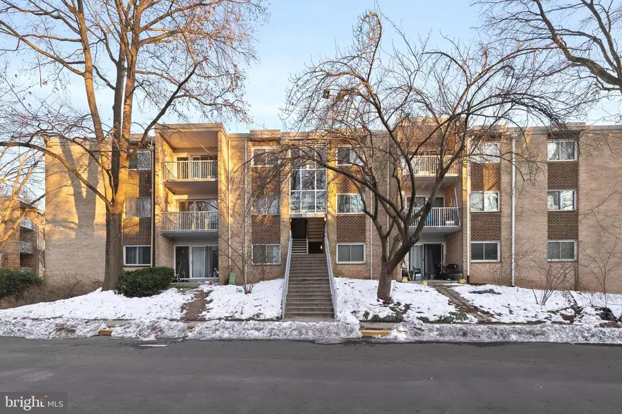 2901 CHARING CROSS RD #12/9, Falls Church, VA 22042