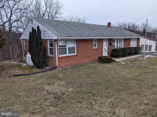 Hummelstown, PA 17036,12 OAKSHIRE DR