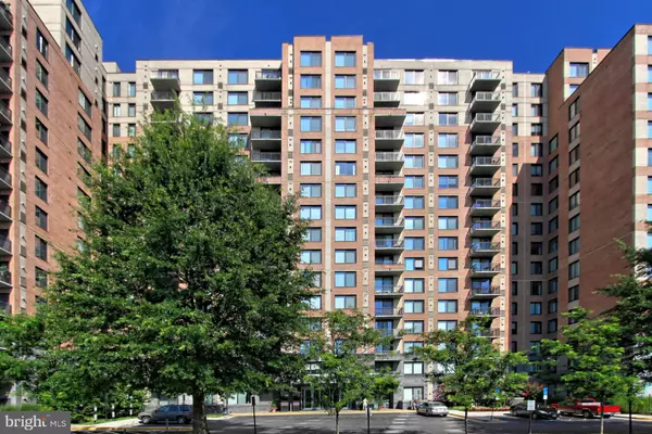 2451 MIDTOWN AVE #109, Alexandria, VA 22303