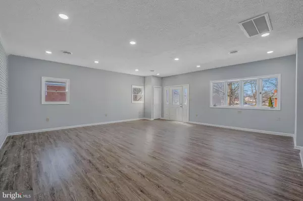 Inwood, WV 25428,122 GENERAL LEE AVE