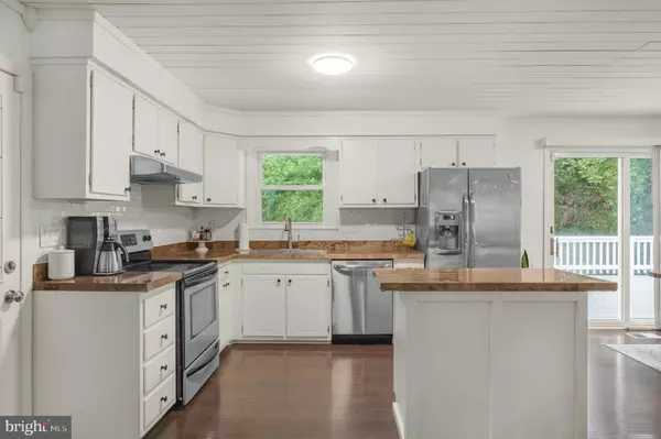 La Plata, MD 20646,10586 WHITE STAG RD