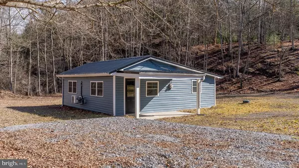 29 SHENANDOAH MOUNTAIN RD, Sugar Grove, WV 26815