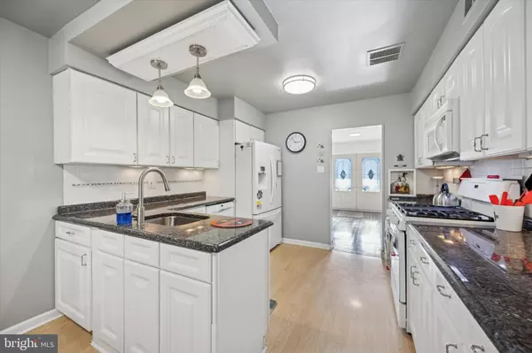 Huntingdon Valley, PA 19006,985 MILKWEED LN