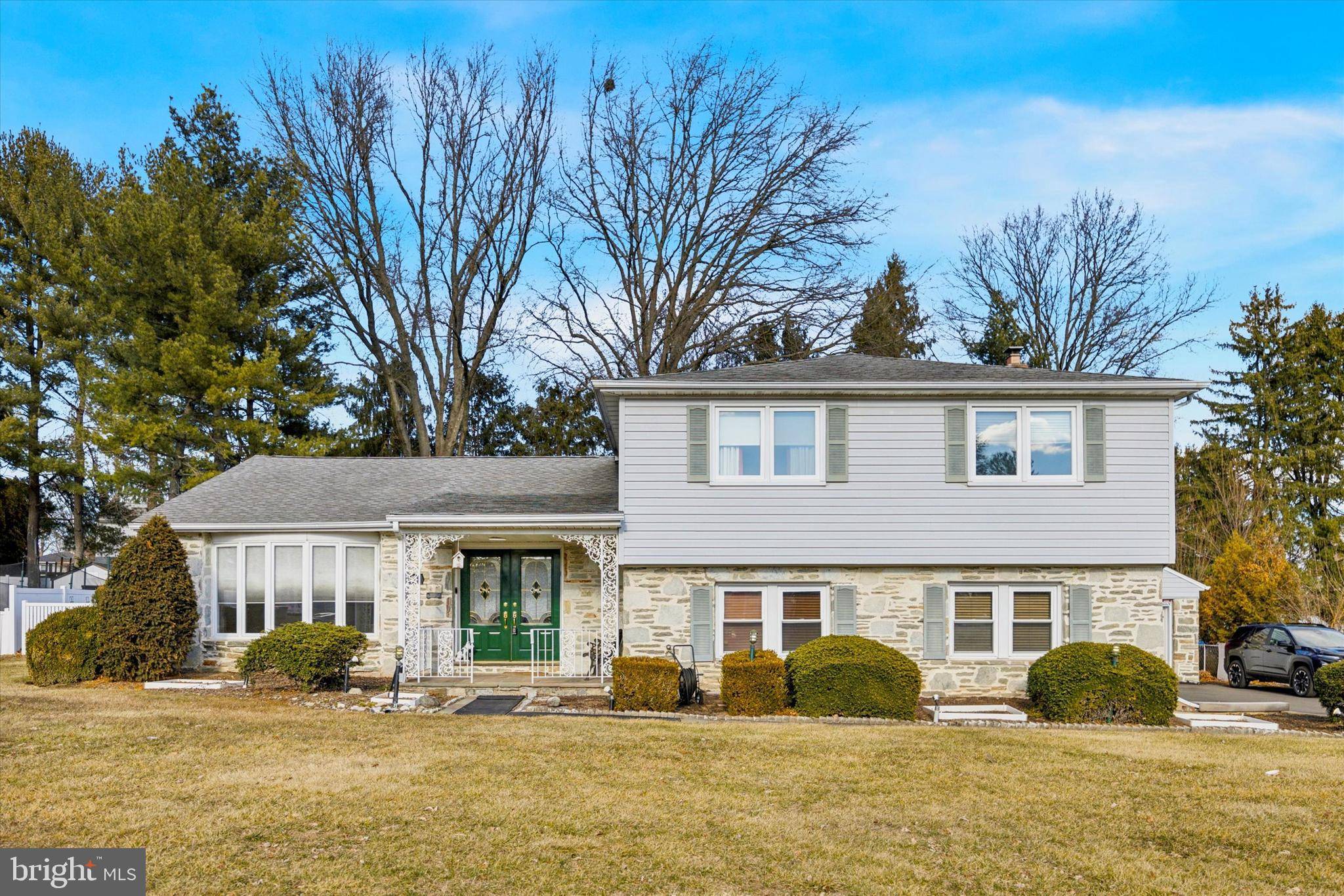 Huntingdon Valley, PA 19006,985 MILKWEED LN