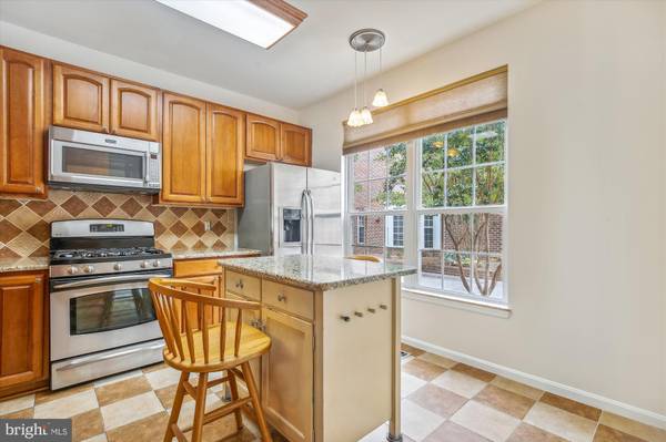 Falls Church, VA 22041,6119 MADISON CREST CT